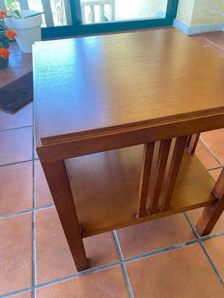 Mesa Auxiliar de Madera Marrón
