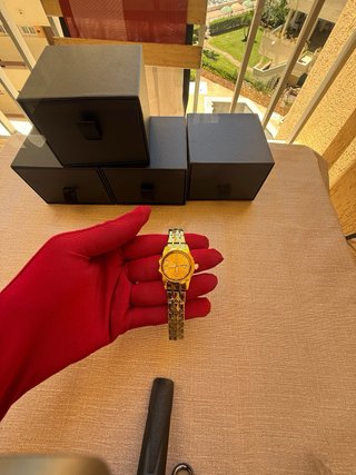 Reloj Dorado de mujer  de Acero (Ajuste a Medida )