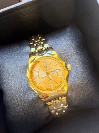Reloj Dorado de mujer  de Acero (Ajuste a Medida )