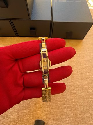 Reloj Dorado de mujer  de Acero (Ajuste a Medida )
