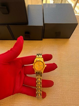 Reloj Dorado de mujer  de Acero (Ajuste a Medida )