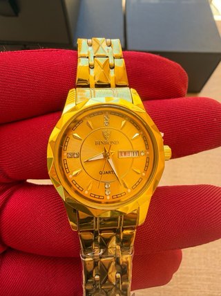 Reloj Dorado de mujer  de Acero (Ajuste a Medida )