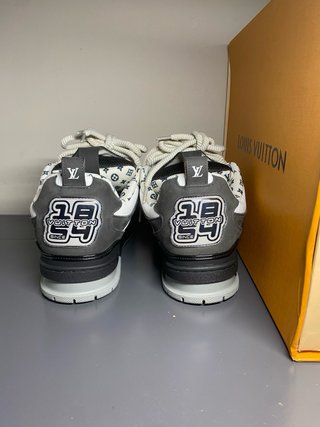Louis Vuitton Skate Grigie taglia 43