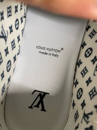 Louis Vuitton Skate Grigie taglia 43