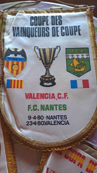 Banderines Valencia C.F. y F.C. Barcelona