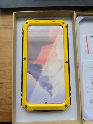 Funda móvil rugerizada tipo tanque