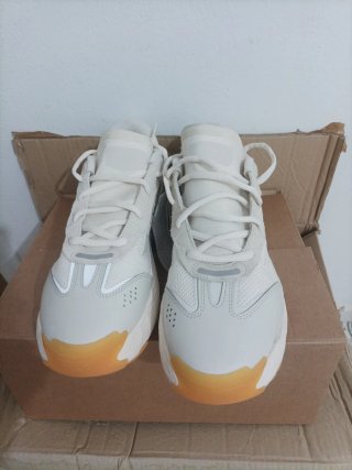 Zapatillas Adidas NITEBALL III Beige/Blanco