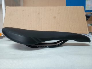 Sillín de bicicleta negro