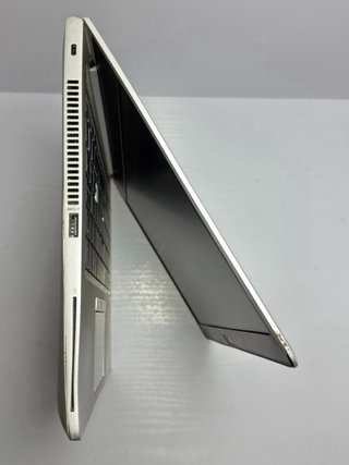 HP EliteBook 830 G5 para piezas o restaurar