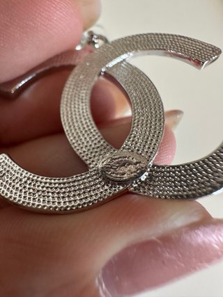 Pendientes Chanel CC Plata