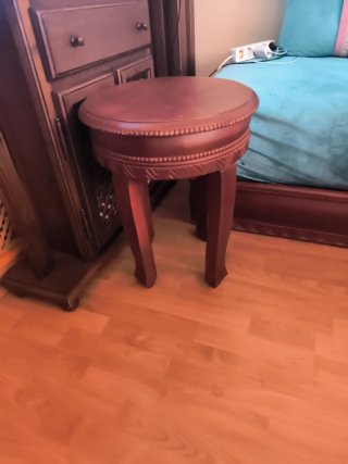 Mesa de salón de madera