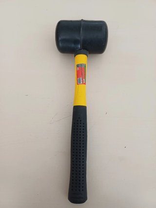 Martello in gomma con manico in fibra