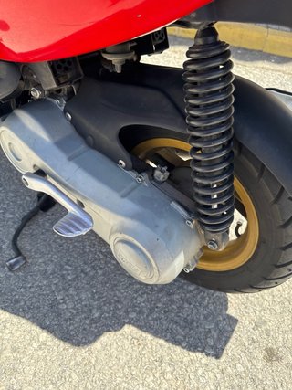 Aprilia Sonic Roja y Negra