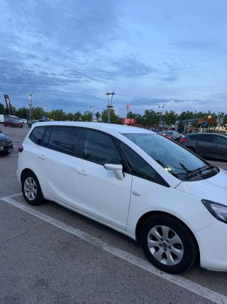 Opel Zafira 2016