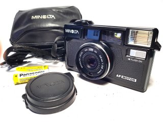 Cámara Analógica Minolta HI-MATIC AF-2M nueva .