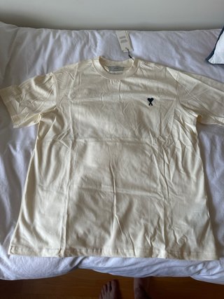 camiseta jaquemus y camiseta ami