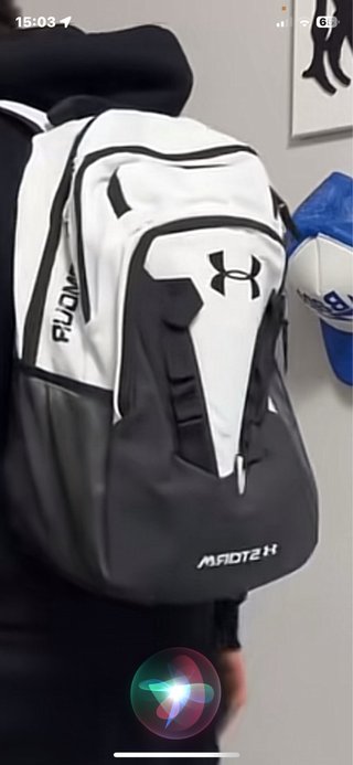 Mochila Under Armour Negra y Blanca