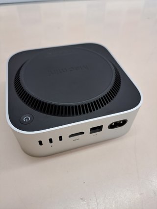 Mini Computer 256GB con Chip M4, CPU a 10 core e GPU Apple