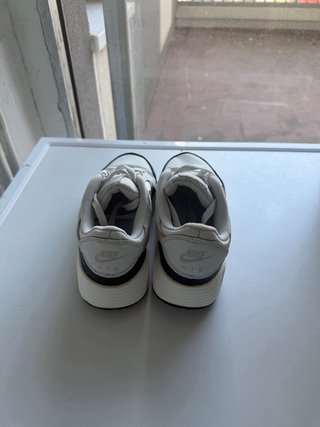 Nike Air Max Deportivas Blancas y Negras