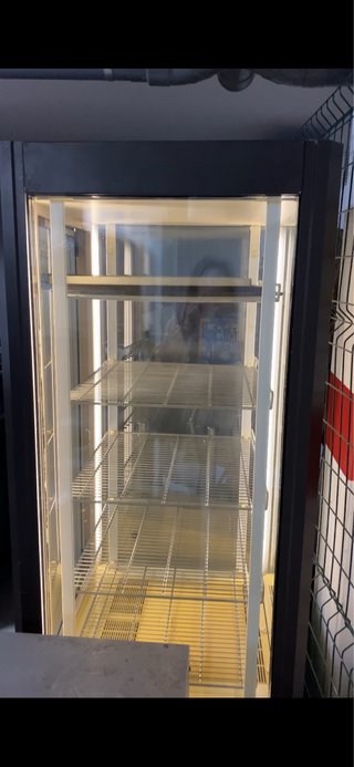 Vitrina expositora frigorífica de postres
