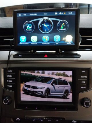Pantalla inalámbrica homologada para coche.