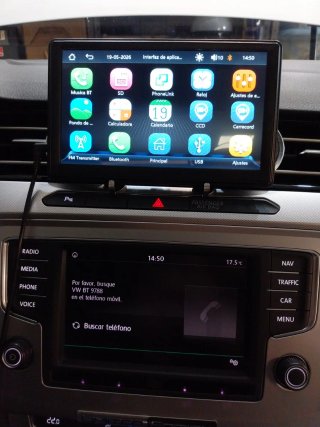 Pantalla inalámbrica homologada para coche.