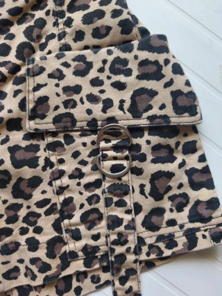 Mini falda cargo animal print leopardo Bershka
