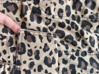 Mini falda cargo animal print leopardo Bershka
