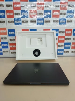 MacBook Pro 14” M3 Pro 18GB 512GB nero spaziale Apple