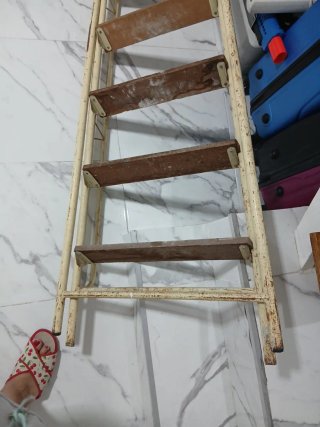 Escalera de obra alta