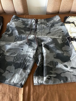 Bañadores Quiksilver ( todos 50 euros )