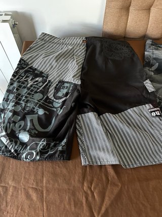 Bañadores Quiksilver ( todos 50 euros )