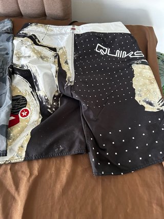 Bañadores Quiksilver ( todos 50 euros )