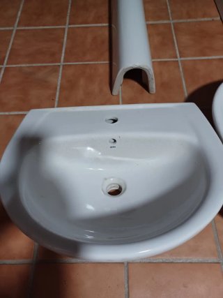 Lavabos de porcelana blancos