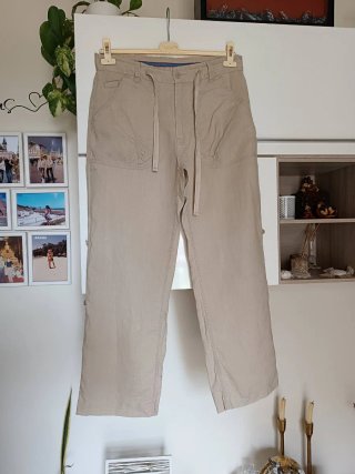 Pantaloni uomo beige gamba larga