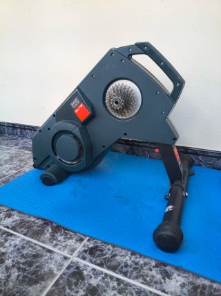 Rodillo Elite Smart Fluid