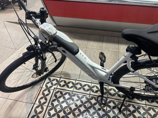 Bicicleta Eléctrica Blanca
