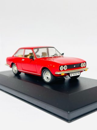 Seat 124 Sport 1971 escala 1/43