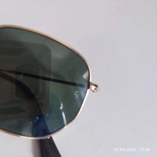 Occhiali da sole Ray-Ban oro e verdi