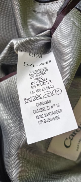 Traje completamente nuevo, sin estrenar, Cárdigan.