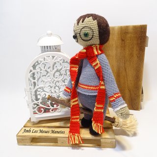 Harry Potter. Amigurumi tejido a mano.