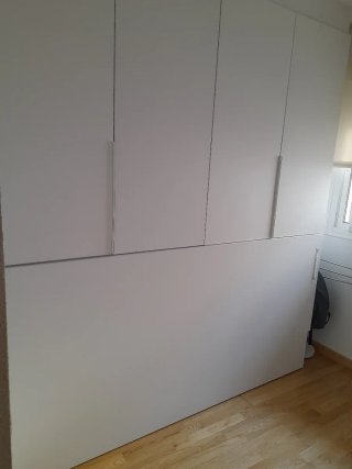 Dormitorio juvenil con cama abatible