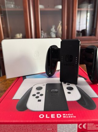 Nintendo Switch OLED + Funda