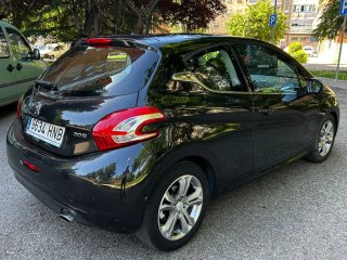 Peugeot 208 2013