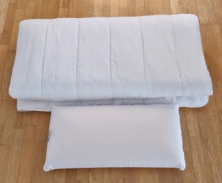 Lote Edredón y 2 Almohadas Blancas
