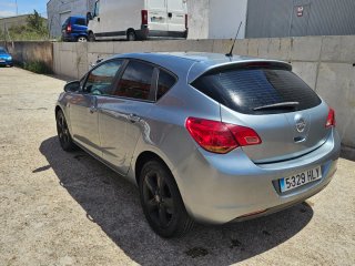 Opel Astra 2012