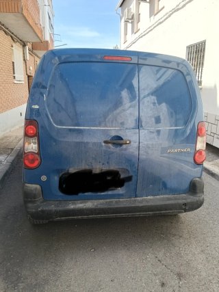 Peugeot Partner 2012 con embargo