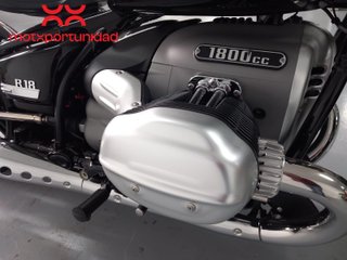 BMW R 18