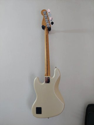 Bajo Fender Jazz Bass Player Plus
