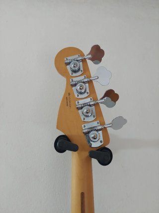 Bajo Fender Jazz Bass Player Plus